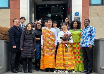 Ghana’s ambassador to South Korea showcases Asante Kente in historic visit to Korean president