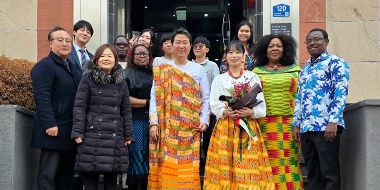 Ghana’s ambassador to South Korea showcases Asante Kente in historic visit to Korean president